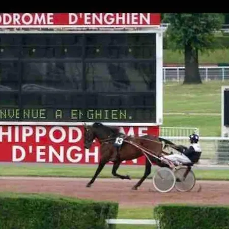 A 2 Pas De L'hippodrome D'enghien Les Bains - Soisy Sous Montmorency 아파트 오본느